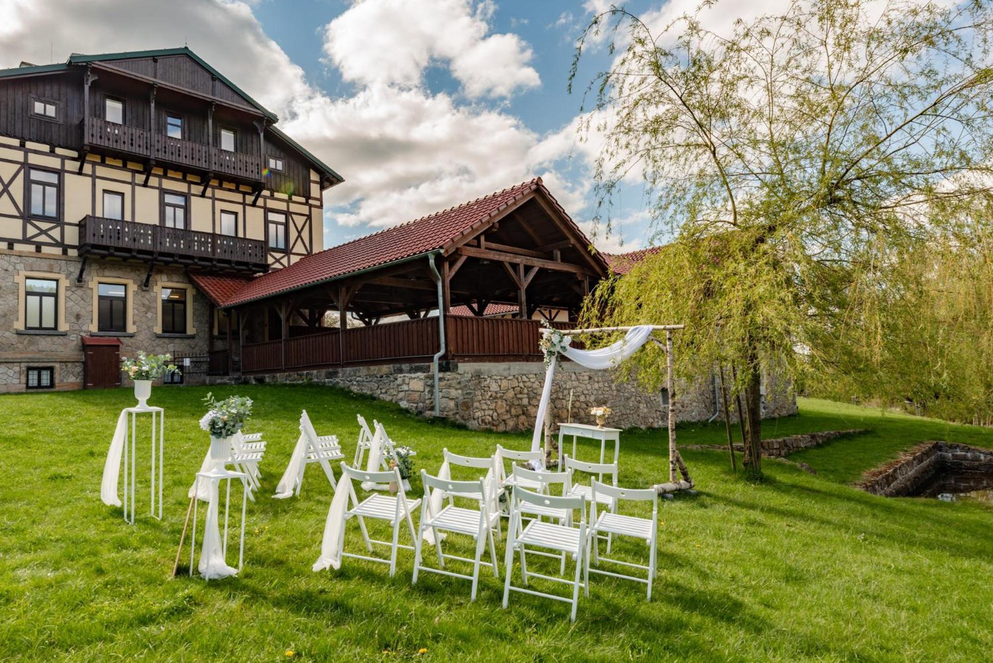Hotel Svycarsky Dum Sneznik Luaran gambar