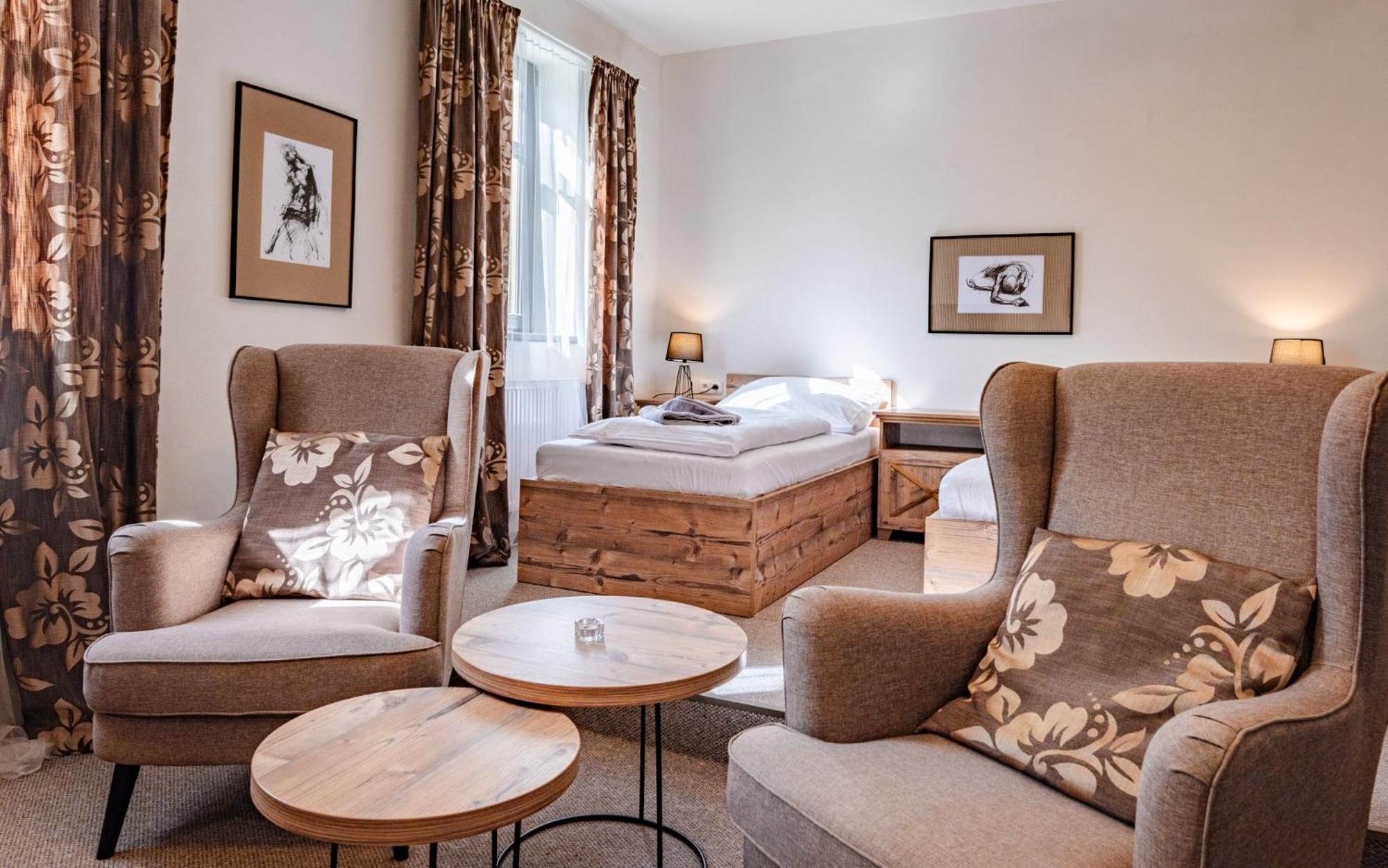 Hotel Svycarsky Dum Sneznik Bilik gambar